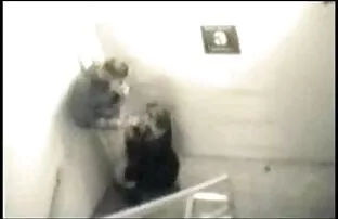 XXX جلب نفسها إلى النشوة الجنسية سكسي ياباني مجاني مع هزاز