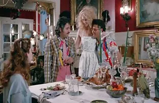 XXX صنع الحب مساج سكسي مجاني مع الجيران في يوم صيف حار