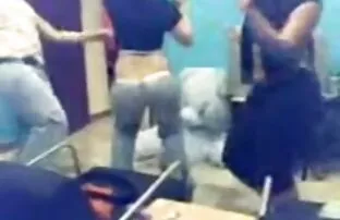 XXX العاطفة اللعين في مكان العمل سكسي حيوانات مجاني مع كايلا الغربية