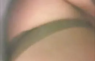 XXX اثنين من الفتيات الصغيرات أقول مرحبا من الأريكة البيضاء سكسي عراقي مجانا